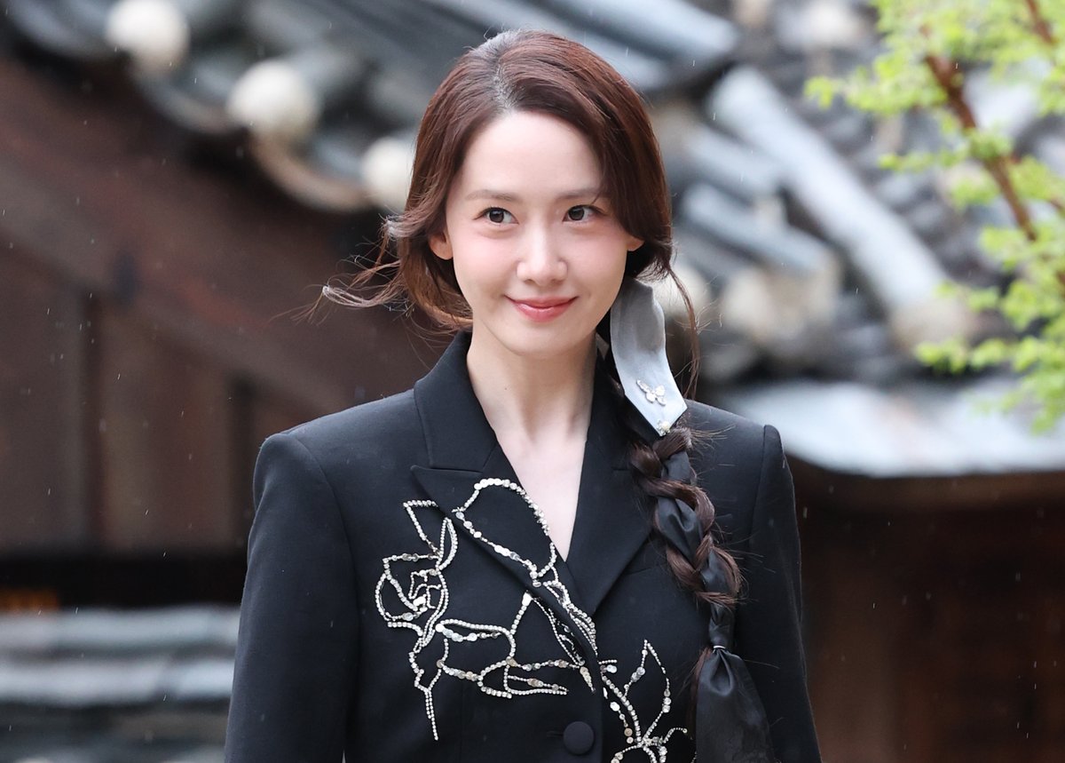 mystarmyangel's tweet photo. Its kinda feel like we are being given a prelude of her looks in 'The Tyrant's Chef' with the modern yet with a traditional touch styling theme today! https://t.co/DDsf5XWbt9