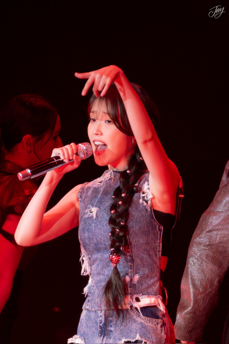 UAENAGRAPHY's tweet image. HEREH World Tour Concert in Oakland

Oakland Arena 

#아이유 #아이유월드투어 #IU #아이유콘서트IU