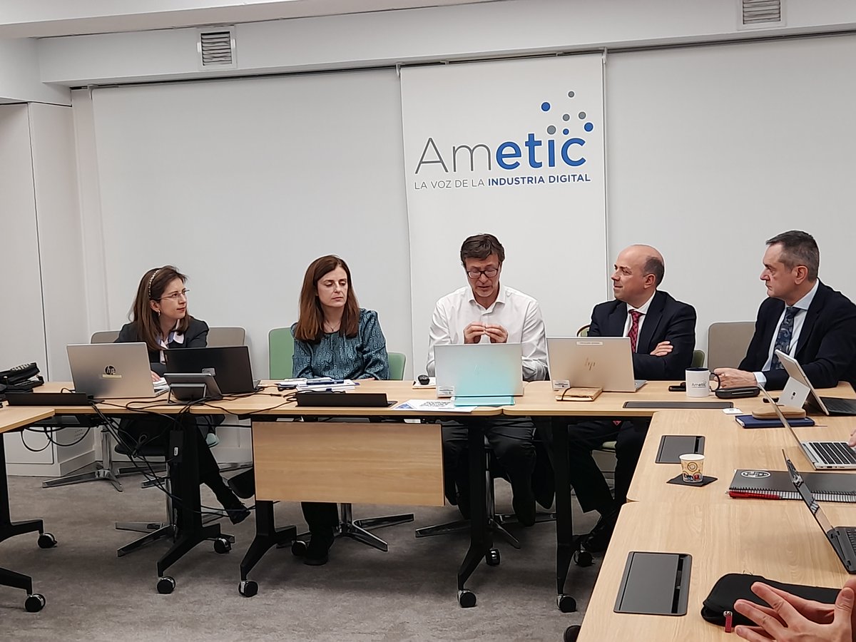 AMETIC (@ametic_es) on Twitter photo 🔹 Reunión plenaria de la Comisión de Innovación de <a href="/AMETIC_es/">AMETIC</a>.
🔎 Este martes, <a href="/AMETIC_es/">AMETIC</a> celebró su reunión plenaria con <a href="/JoseMLeceta/">Jose Manuel Leceta</a> al frente. Los invitados, como <a href="/eCasado_CDTI/">Esther Casado</a> (<a href="/CDTI_innovacion/">@CDTI_innovacion</a>), Fernando Torija (<a href="/EIB/">European Investment Bank</a>) y David González Martín (<a href="/EIF_EU/">European Investment Fund</a>), presentaron temas 🔹 Reunión plenaria de la Comisión de Innovación de <a href="/AMETIC_es/">AMETIC</a>.
🔎 Este martes, <a href="/AMETIC_es/">AMETIC</a> celebró su reunión plenaria con <a href="/JoseMLeceta/">Jose Manuel Leceta</a> al frente. Los invitados, como <a href="/eCasado_CDTI/">Esther Casado</a> (<a href="/CDTI_innovacion/">@CDTI_innovacion</a>), Fernando Torija (<a href="/EIB/">European Investment Bank</a>) y David González Martín (<a href="/EIF_EU/">European Investment Fund</a>), presentaron temas
