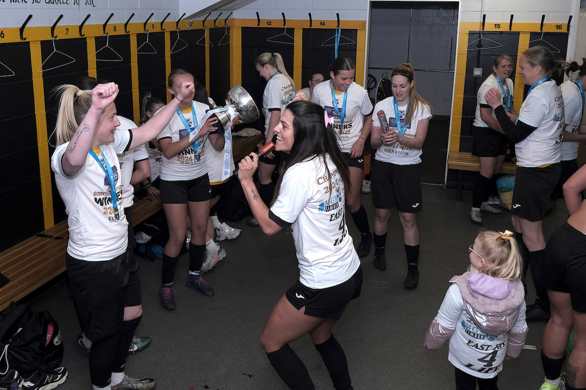 KIT ROOM KARAOKE

Still celebrating <a href="/East_Fife_GWFC/">East Fife GWFC</a> ?
#MondayMotivation #BeTheDifference
📷 Alex Todd | Sportpix