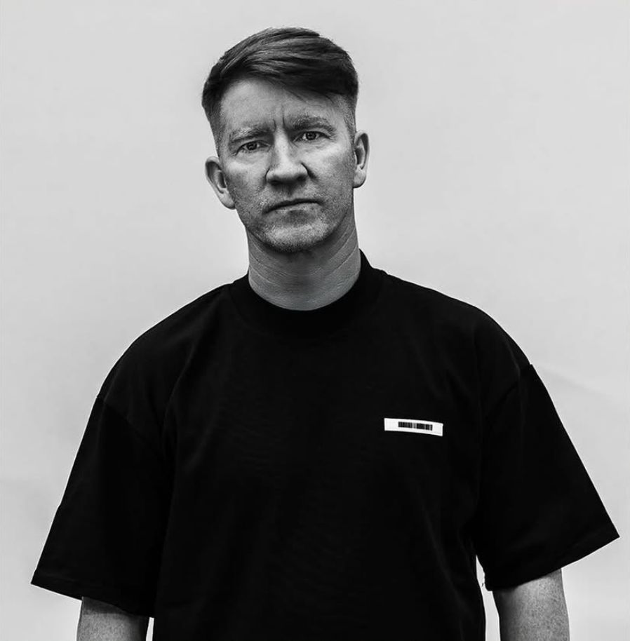 23rdpublishing's tweet photo. the latest huge track from @davidforbes - 'All My Friends Are Hot' 🔥

stream now 🙌 https://t.co/rHXPWPvjUS