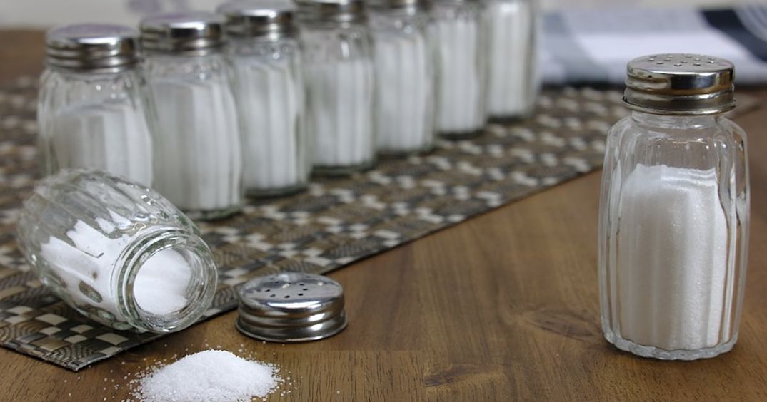 foodlog_nl's tweet image. TRENDING - Het probleem van zout zit vermoedelijk in de suikers 
foodlog.nl/artikel/het-ec… #zout #suiker #natrium #keukenzout #hogebloeddruk #hartenvaatziekten #gezondheid #metaboolsyndroom