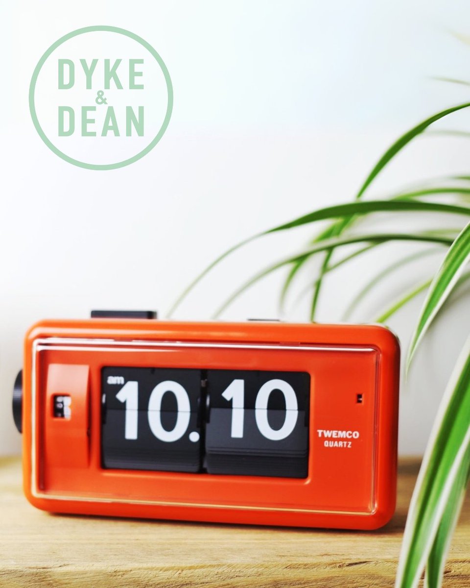 Twemco alarm flip clock AL-30 in orange⁠
⁠
This model is also available in black and cream 🖤 🤍⁠
⁠
The original flip clock design still made today in Hong Kong since 1956
⁠
#dykeanddean #twemcostockist #twemco #interiordesign⁠
⁠