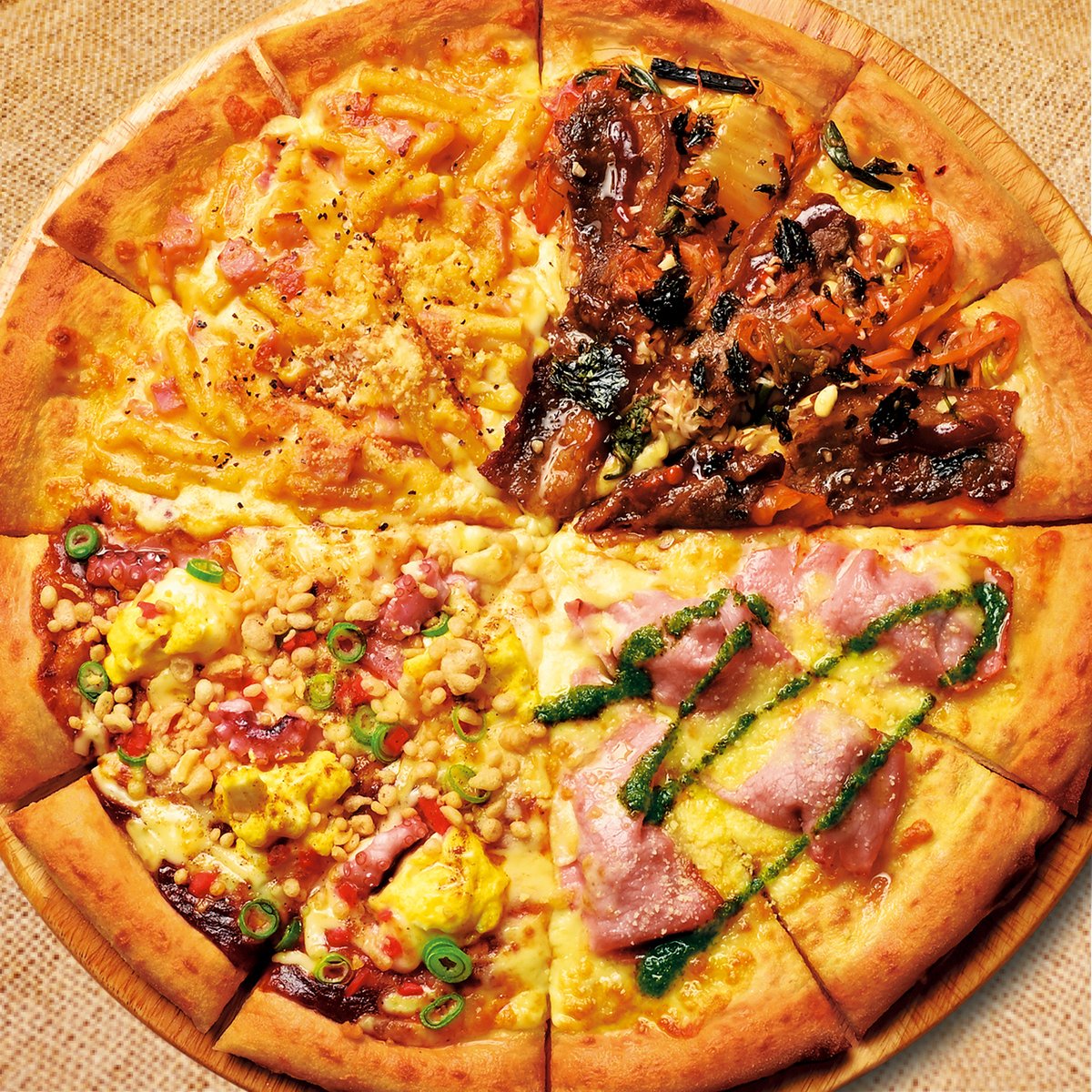 saint__tropez__'s tweet photo. 🍕✨ついに登場!#EXPO4 ピザ ✨🍕
世界が集まる万博に、ピザサントロペも本気出しました🔥
🌍 各国の名物料理の味が一度に楽しめる!その名も【EXPO4】🌎
1枚で4つの国を旅する贅沢ピザ✈️
🇮🇹サルティンボッカ
🇺🇸マッケンチーズ
🇯🇵大阪ピザ
🇰🇷 プルコギ
🎊 6月末まで期間限定発売中!
📍お近くのピザサントロペでGET!
📸 #ピザサントロペ #EXPO4 #大阪万博グルメ #宅配ピザ #大阪ピザ #宅配ピザ #ピザ
🧀 どの味が一番気になる?コメントで教えてね👇