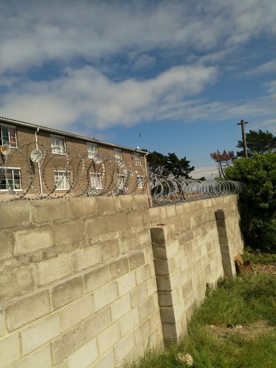 gardsa63016's tweet photo. RAZORGARD - ANOTHER
SATISFIED CUSTOMER OF STELLA SA

Razor Wire Installation Ravensmead images

https://t.co/d2SdvYu6wT

https://t.co/ifQgaZwLPx

#razorwire #razorgard #stellasa #anotherhappycustomer #anothercustomergettingresults #westerncape #brackenfell #durbanville https://t.co/Zl6WLKEiHt