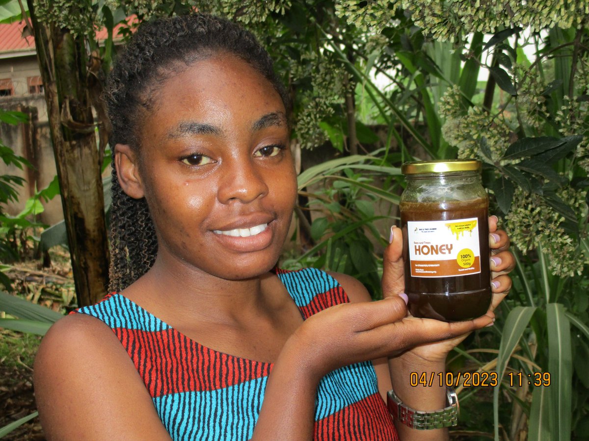 bees_hope's tweet image. Your shelf deserves one of these!🍯💛
Golden, pure, organic and timeless honey that doesn’t just sweeten your day but lasts through the seasons.
Grab yours today⬇️
beesandtreesug.org/contact-us/
#Bees #OrganicHoney #PureHoney #Honey
