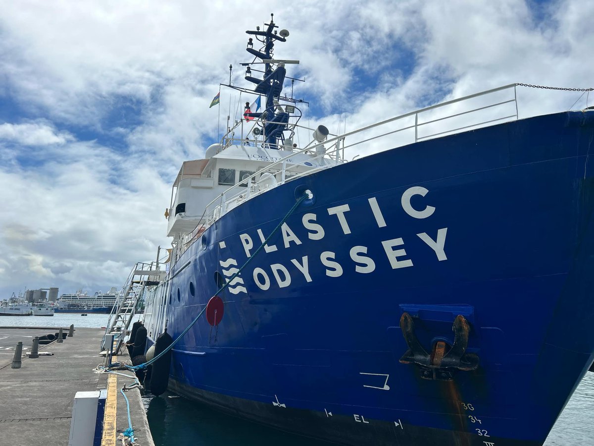 Commission de l’océan Indien COI_IOC (@commission_coi) on Twitter photo #LeSaviezVous ? Seulement 1% de la pollution plastique marine est visible !
➡️Le navire <a href="/PlasticOdyssey/">Plastic Odyssey</a> jette l’ancre à Maurice 🇲🇺 jusqu’au 25 avril
💡mission océanographique & citoyenne pour un océan Indien sans plastique dans le cadre du projet #ExPLOI #COI #LeSaviezVous ? Seulement 1% de la pollution plastique marine est visible !
➡️Le navire <a href="/PlasticOdyssey/">Plastic Odyssey</a> jette l’ancre à Maurice 🇲🇺 jusqu’au 25 avril
💡mission océanographique & citoyenne pour un océan Indien sans plastique dans le cadre du projet #ExPLOI #COI