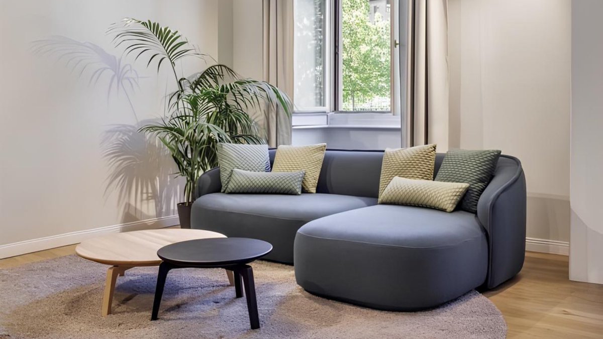 E-ggs' new Sibylla sofa is defined by its rounded, soft silhouette and modular design. Emphasizing versatility, Sibylla features completely removable covers, allowing for customization with a range of fabrics.
#furniture #design #interiordesign #shopping #lomuarredi