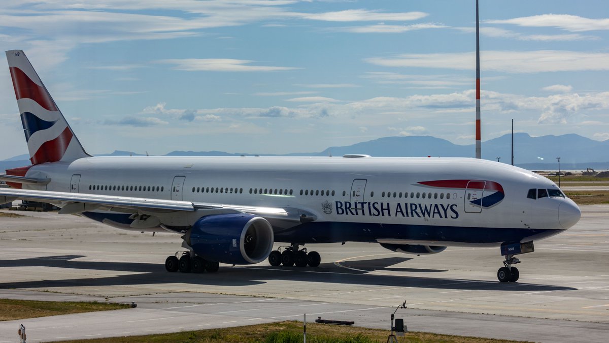 aviationbrk's tweet photo. A service engineer finds £100,000 worth of cocaine hidden in a British Airways plane toilet while the Boeing 777 was undergoing routine checks in a hangar at Gatwick Airport.

The plane had recently touched down from Orlando, Florida, and the cocaine was spotted behind a panel in the toilet. The engineer called the police immediately and an investigation has now been launched by Border Force officials and the National Crime Agency. A source said the block of cocaine had been "well hidden" and was set to be retrieved by someone. They added that it was likely hidden by a member of staff.

The news comes just a day after it was revealed that a second British Airways Boeing 777 bound for London Gatwick was delayed for 24 hours in Cancun, Mexico, after local police found a stash of what appeared to be blocks of cocaine hidden in a suitcase onboard the plane.