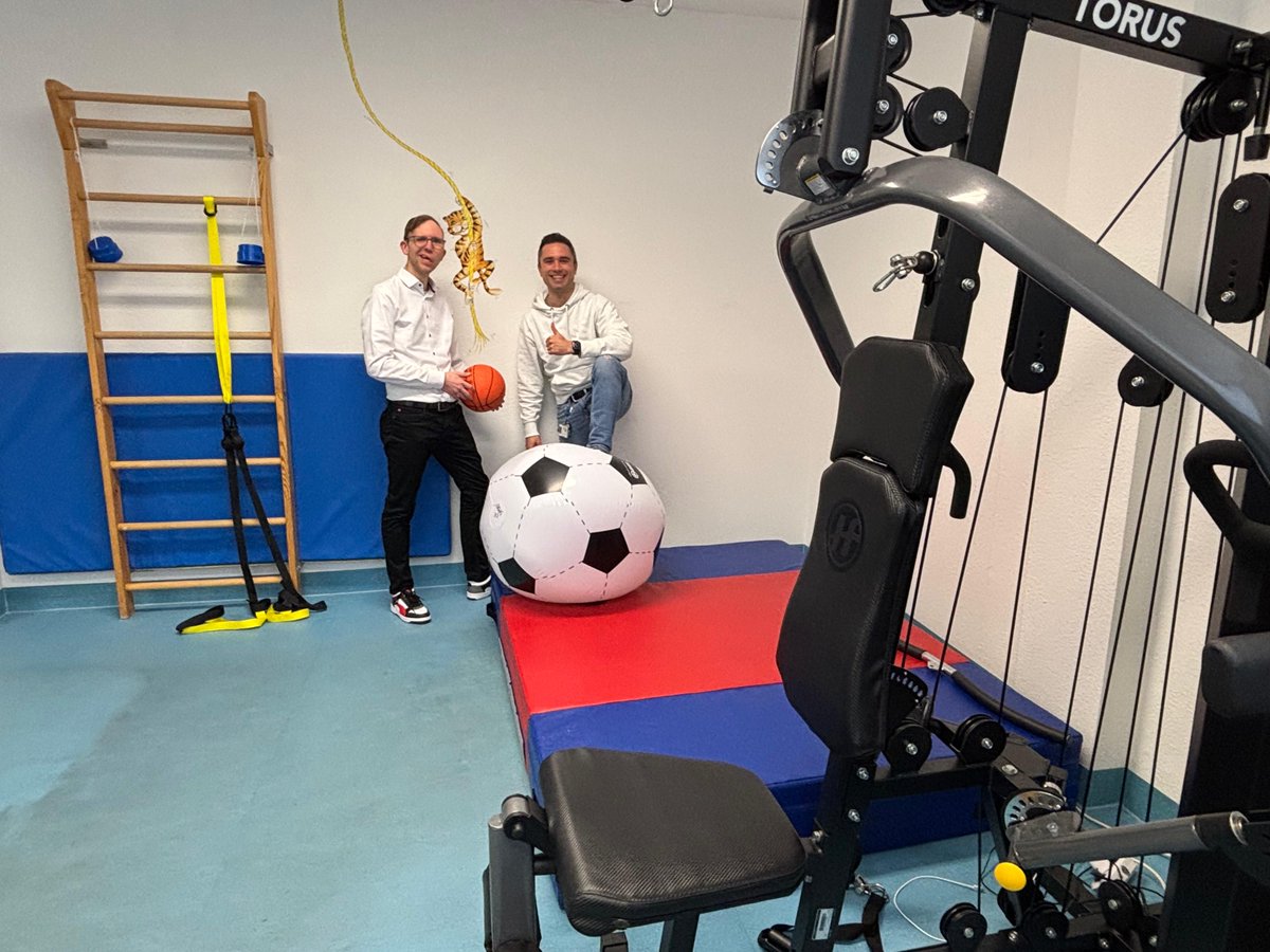 🏀 Basketball spendet Mut! BB-AID-Mitglied <a href="/M_Friederich/">Marcel Friederich</a>  war in der Uniklinik Frankfurt und erlebte die Sporttherapie hautnah. Dank unserer Aktion mit den <a href="/skyliners1999/">SKYLINERS</a> &amp; Fraport gingen 21.600 € an den Verein „Hilfe für krebskranke Kinder Frankfurt e.V.“. 
💙 Jeder Wurf zählt!