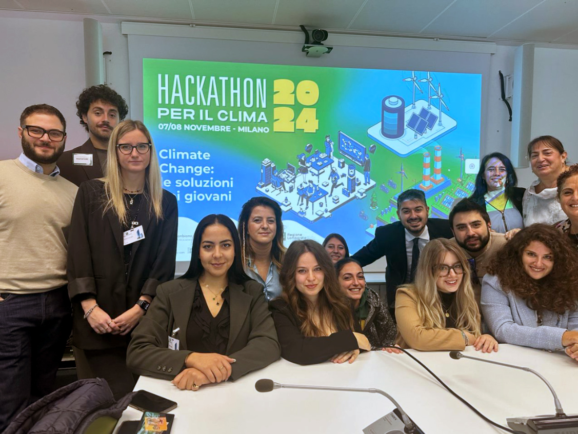 UNICEF Italia (@unicef_italia) on Twitter photo Dalla progettualità al sostegno delle istituzioni: oggi alle h. 14 <a href="/RegLombardia/">Regione Lombardia</a> incontra i giovani protagonisti dell’#Hackathon UNICEF per il clima che si è svolto nel novembre scorso a #Milano
LIVE streaming oggi h. 14
👇 consiglio.regione.lombardia.it/wps/portal/crl…
#CambiamoAria Dalla progettualità al sostegno delle istituzioni: oggi alle h. 14 <a href="/RegLombardia/">Regione Lombardia</a> incontra i giovani protagonisti dell’#Hackathon UNICEF per il clima che si è svolto nel novembre scorso a #Milano
LIVE streaming oggi h. 14
👇 consiglio.regione.lombardia.it/wps/portal/crl…
#CambiamoAria