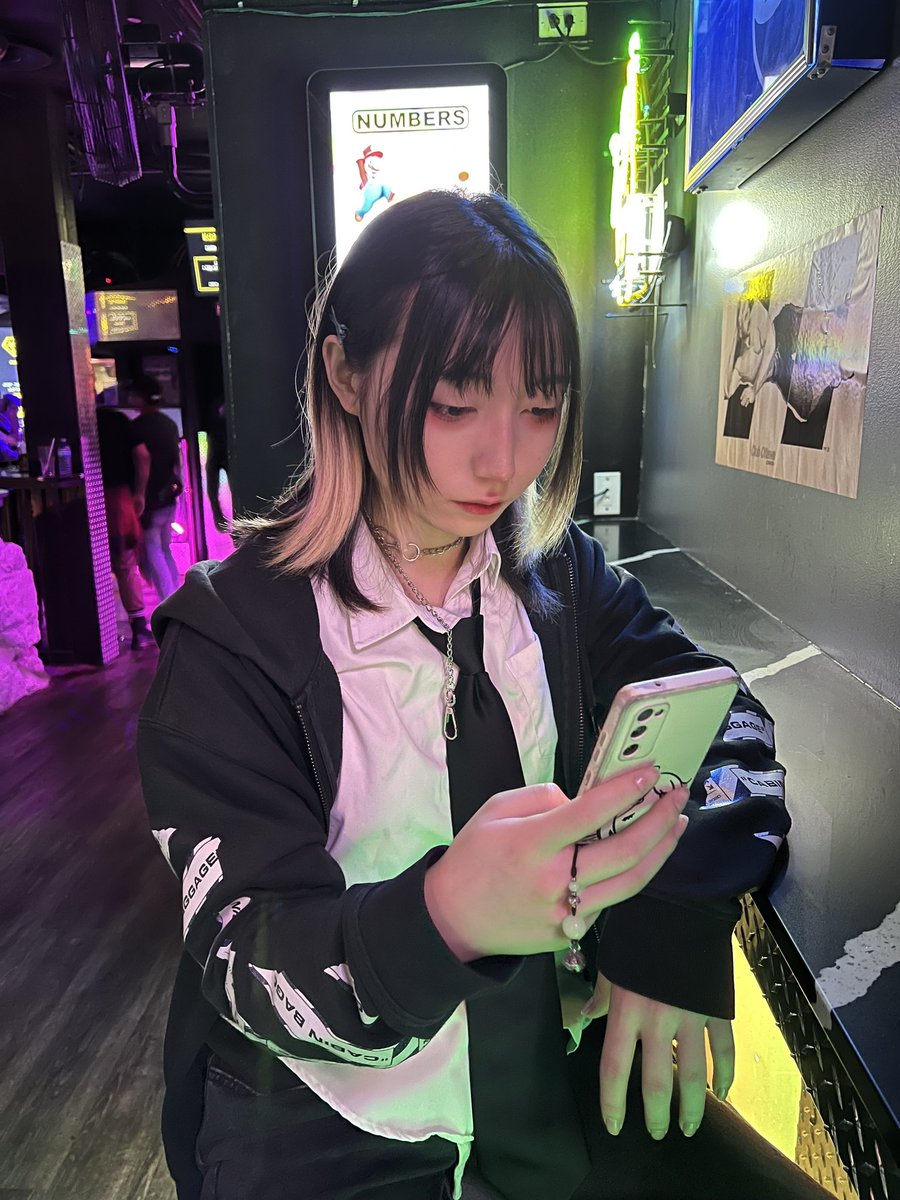 POV you took your introverted girl(boy)friend to the club

#femboy #男娘 #男の娘