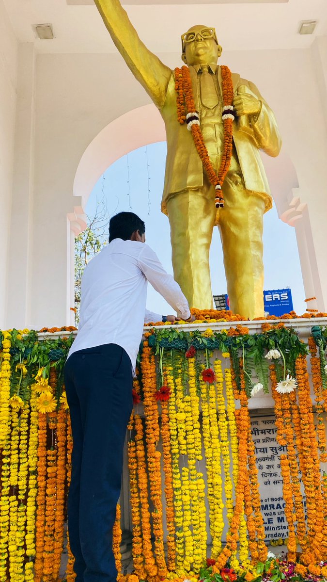 APYADAV630's tweet photo. समाज के वंचित वर्गों को मुख्य धारा से जोड़ने वाले भारतीय संविधान के शिल्पकार 'भारत रत्न' बाबा साहब डॉक्टर भीमराव अम्बेडकर जी की जयंती पर सादर नमन एवं भावपूर्ण श्रद्धांजलि।
@yadavakhilesh @samajwadiparty @dimpleyadav @FahadSocialist @ANI https://t.co/RdzXiqpQy4