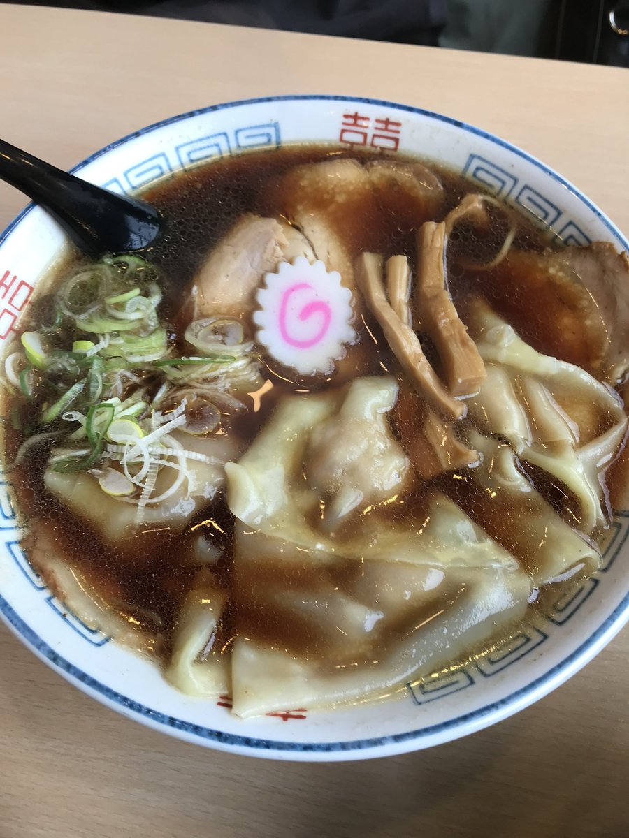 Ubk14Ha's tweet photo. 郡山ブラックのお店『しょうや』さん😊
醤油ラーメンワンタントッピング！このワンタンが大きくて本当に美味い😍 
 #中華そば 
 #郡山ブラック https://t.co/sNcB4cxksC