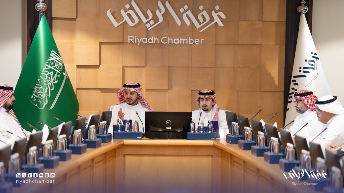 RiyadhChamber's tweet photo. #قبل_قليل
نظمت #غرفة_الرياض ممثلة باللجنة التجارية وبالتعاون مع المركز الوطني للمنشآت العائلية ورشة عمل "يوم المنشآت العائلية" قدمها نائب الرئيس التنفيذي للمركز د. سهيل التميمي وأدارها عضو مجلس الإدارة رئيس اللجنة التجارية أ. تركي العجلان، بحضور جمع من المهتمين بالقطاع. https://t.co/QAvkbGOQw6