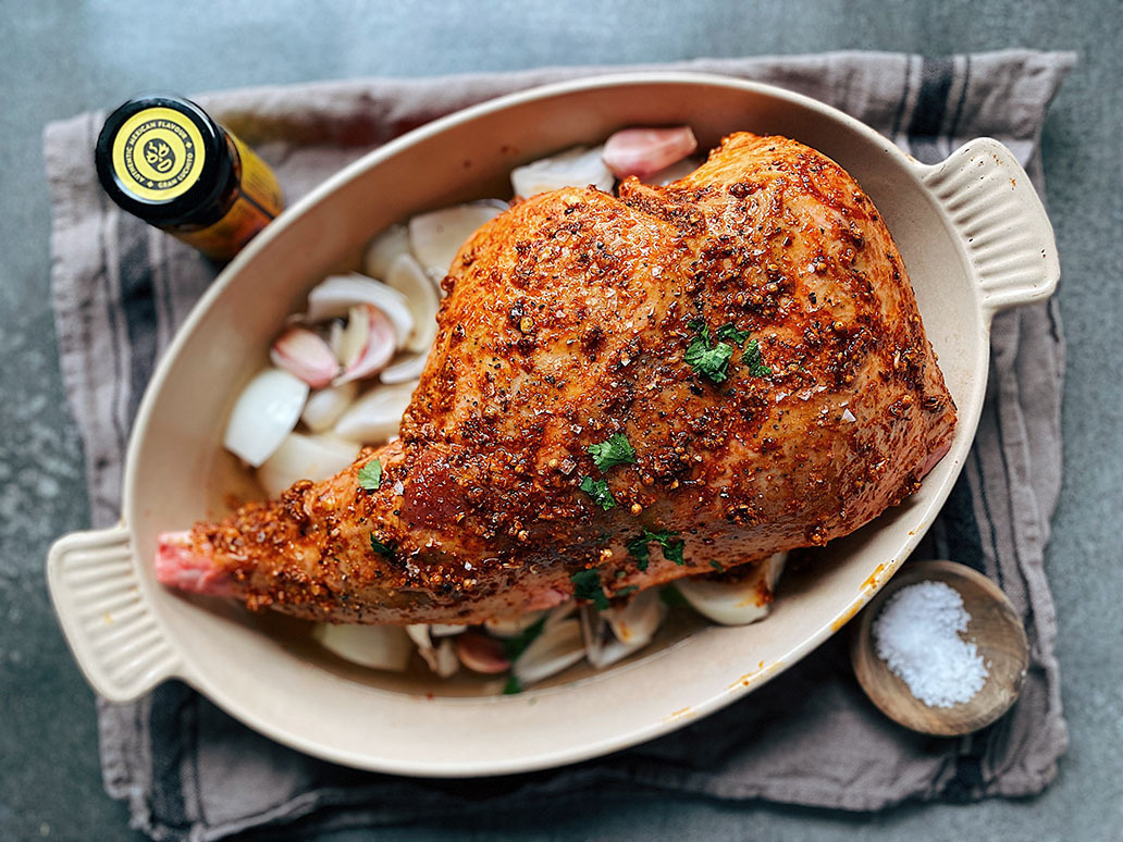 Luchito_mexico's tweet image. 🎊 Easter is around the corner, and we are getting ready with our favourites this Easter. Starting with a Pulled Lamb flatbread recipe inspired by barbacoa lamb from Mexico!. 

🍲 Pro tip: Let everyone serve themselves from a board. 🍽️

#GranLuchito #PulledLamb #Flatbreads