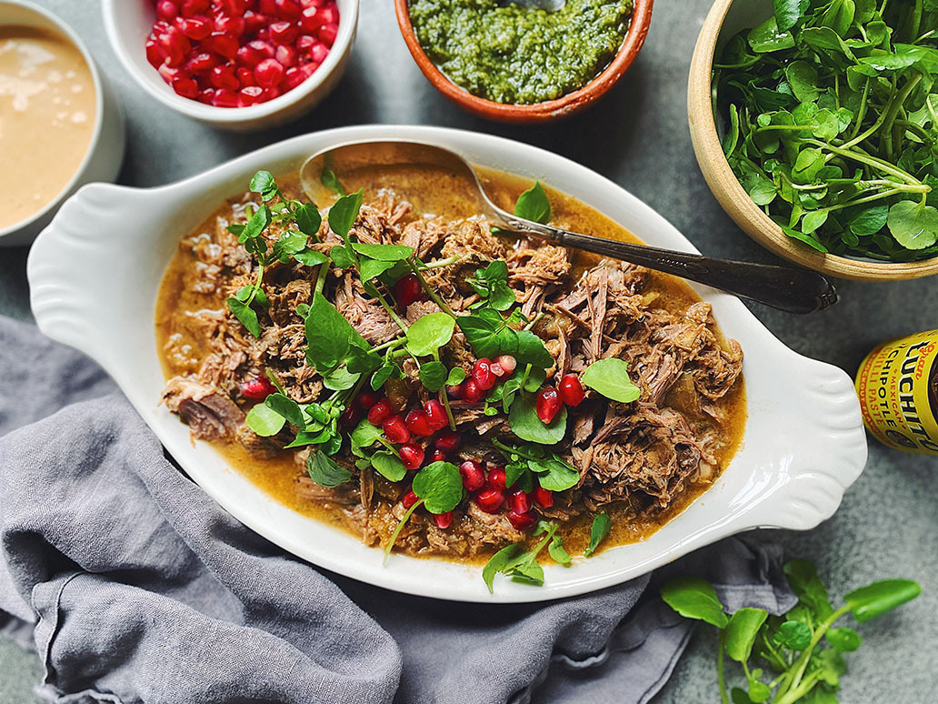 Luchito_mexico's tweet image. 🎊 Easter is around the corner, and we are getting ready with our favourites this Easter. Starting with a Pulled Lamb flatbread recipe inspired by barbacoa lamb from Mexico!. 

🍲 Pro tip: Let everyone serve themselves from a board. 🍽️

#GranLuchito #PulledLamb #Flatbreads