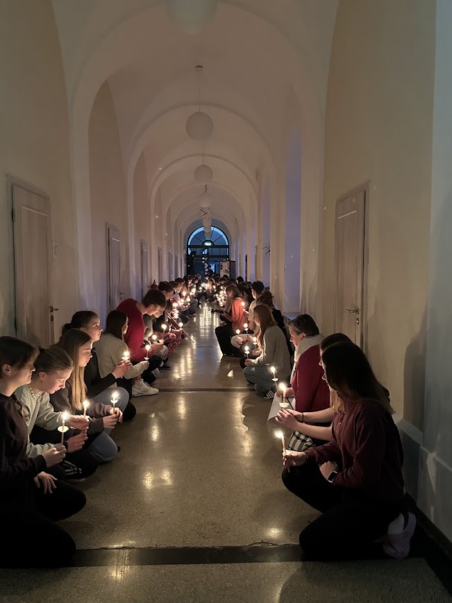 Arcibiskupské gymnázium v Kroměříži tweet media