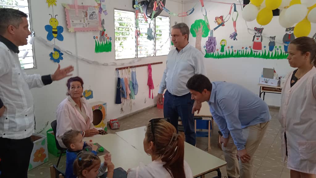 Visitamos la casita infantil "Los criollitos", de la <a href="/UCLVCU/">UCLV 🇨🇺</a>. Cumplieron 35 años ofreciendo sus servicios a la comunidad universitaria villaclareña. #GenteQueSuma #UnidosXCuba #UniversidadCubana
