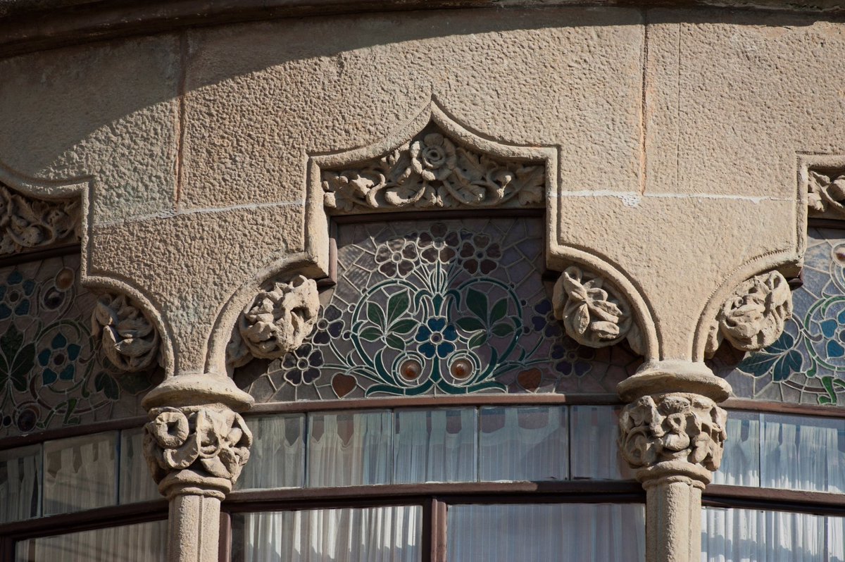 ☀️ Obertes les inscripcions per a la visita guiada 'Vermuts modernistes'!

🏛️ Una activitat especial per a conèixer els principals edificis modernistes de la ciutat al voltant del centre històric i comercial.

🎟️ Places limitades!

ℹ️ manresaturisme.cat