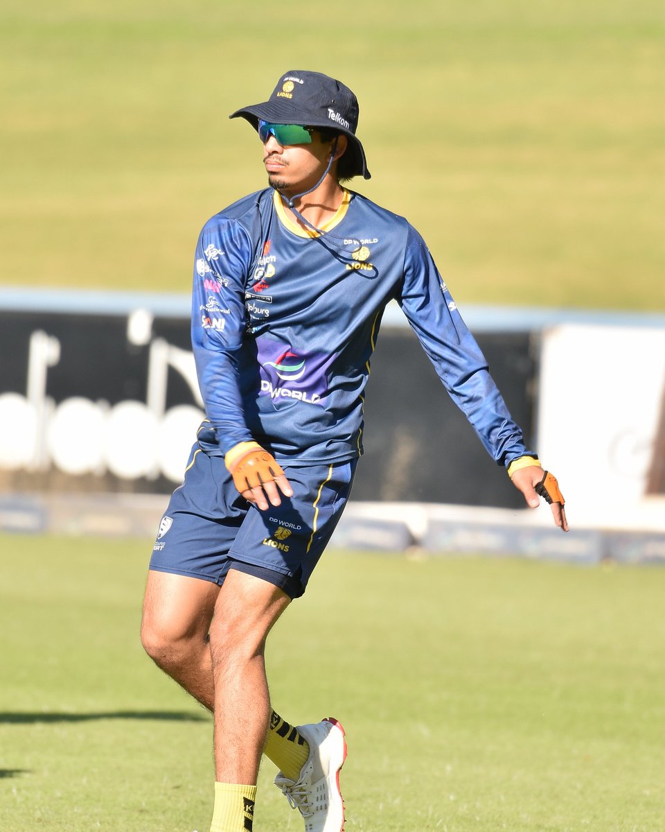 Both teams showed up ready for a contest that is befitting of a final. 🔥🏆 

It's been a scintillating morning that has made this cricket match a spectacle. 😁 

#WozaNawe #BePartOfIt #4DaySeries