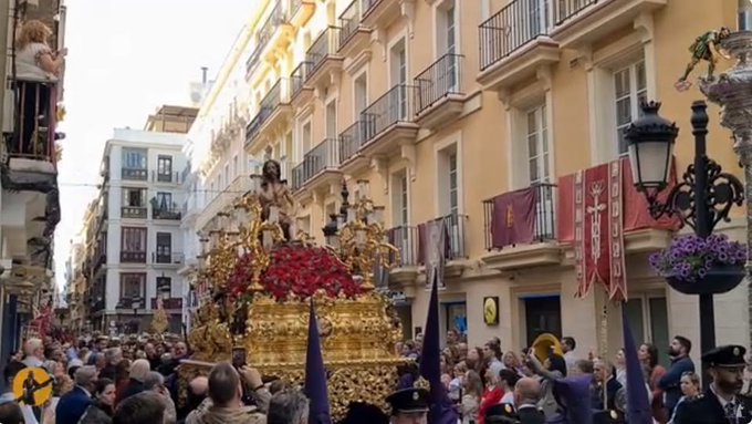Vídeo de la Hdad de Humildad y Paciencia por la Calle Nueva de Cádiz 2025