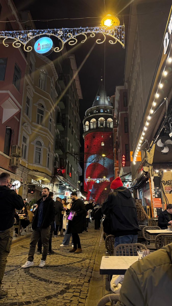 iMisirlioglu's tweet photo. @TCKulturTurizm Bakanlığı şu ilkel uygulamadan vazgeçmeli artık!
Bu apaçık ayrımcılıktır.
Berlin'li bir çift Galata kulesini ziyaret ediyor.
Türk vatandaşı olan koca 100 TL öderken, Alman vatandaşı hanımı (o da Türk) 1300 TL ödemek zorunda kalıyor. https://t.co/NM4BWG1g13