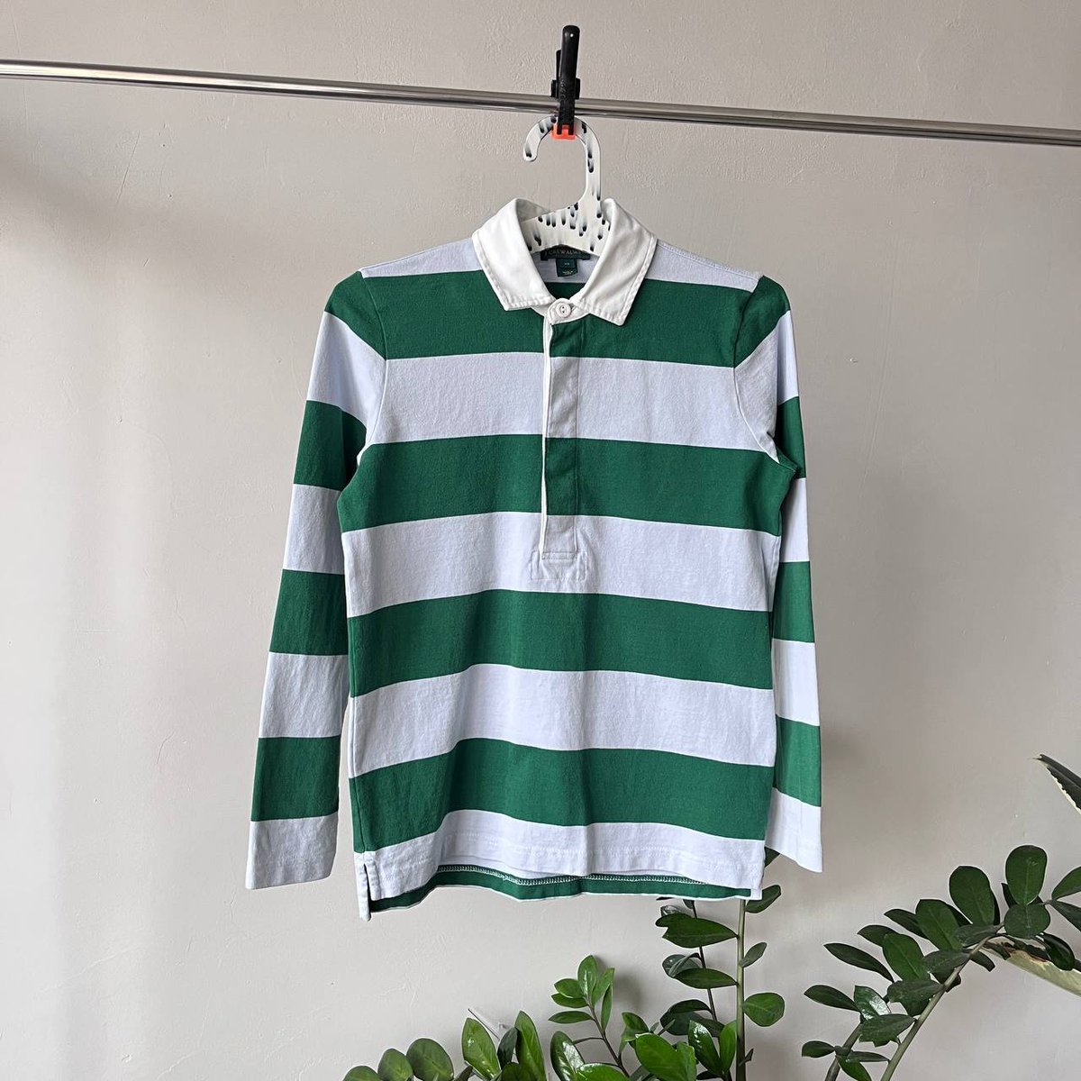 J.Crew rugby shirt👕

In excellent condition

Men's size XS, will fit women's S-M

See link in profile for price