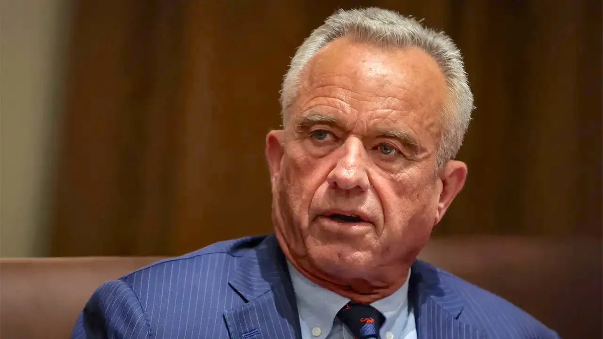 Rough ride on the RFK, Jr. rollercoaster.  A macro view of the mind-numbing messages coming from, and about him - just from the last week or so. open.substack.com/pub/garyschwit…