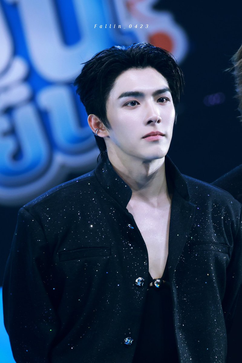 JustFallin tweet media