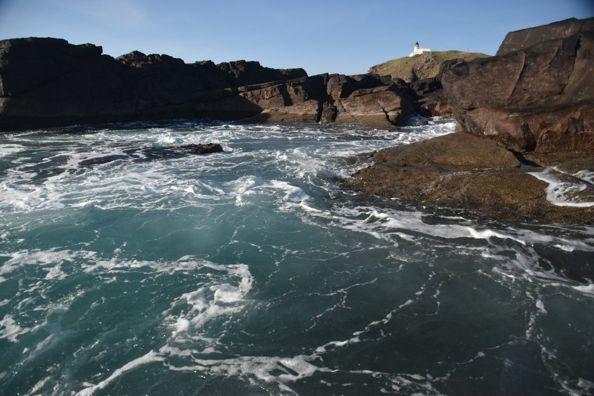 Out at the coast a few days ago in the sun….new seascapes from the studio soon.