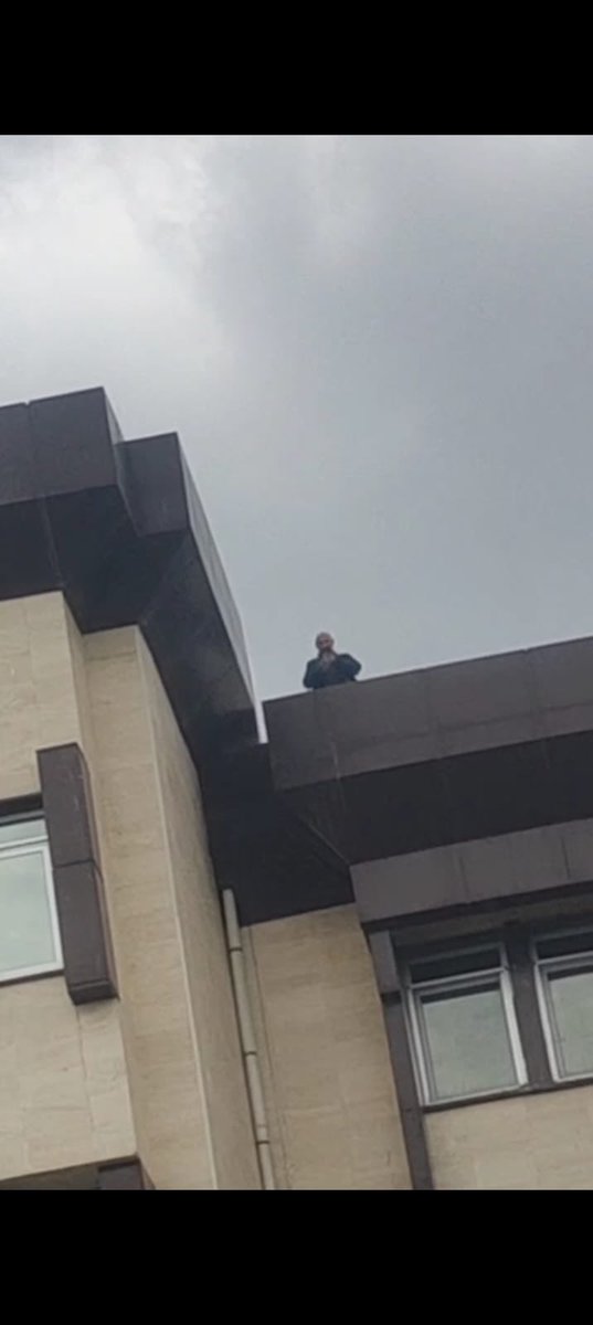 “Devlet pusuyla değil, hukukla yönetilir!”
Gençleri fişlemek suçtur, anayasa ihlalidir!

Şanlıurfa Harran Üniversitesi’nde, arkadaşları Sevda Özkaya’nın ölümüne sebep olan ihmalleri protesto eden, demokratik, barışçıl ve silahsız şekilde üniversite kampüsü içinde toplanan