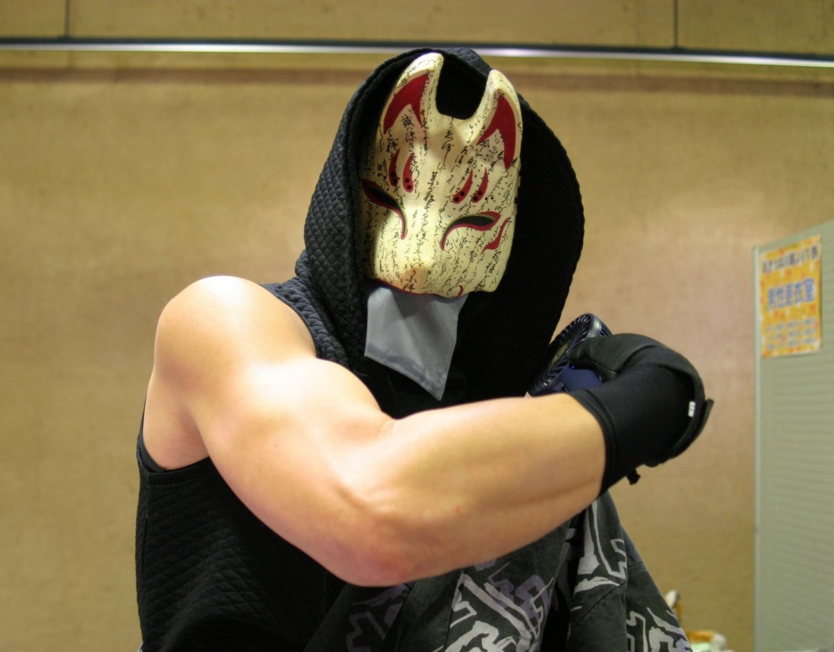 かっこいい狐がいらっしゃると思ったら、まさかのれがこんさんやった✨😆
狐面姿も良きですぞぉ！
#おきつね川越ぶらり旅