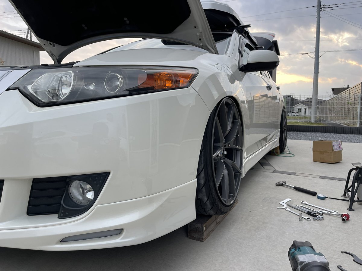LC_Hayato's tweet photo. アコードツアラーの車高調変えてみた

テイン→ラルグス(CP3インスパイア用)

なかなか下がるし、クリアランスフォークも外したった https://t.co/ivYanplODI