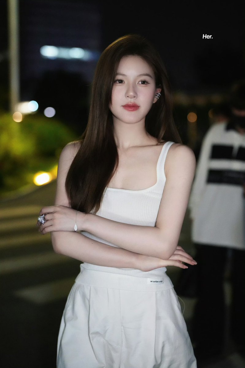 booboolili's tweet photo. 재밌다 허연이 패션만 봐도 허아요안 무조건 존잼 https://t.co/TmJiVrj5Hr