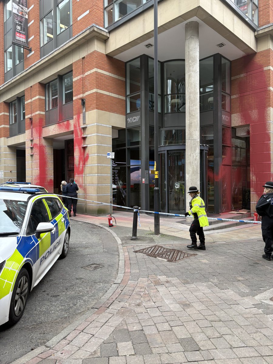 Emma Butterworth (@emmaloujourno) on Twitter photo No one has come forward to take responsibility yet but the building, which is home to Manchester’s base for Aviva Insurace Company, was previously targeted by pro-Palestine protesters on March 11 <a href="/MENnewsdesk/">Manchester News MEN</a> No one has come forward to take responsibility yet but the building, which is home to Manchester’s base for Aviva Insurace Company, was previously targeted by pro-Palestine protesters on March 11 <a href="/MENnewsdesk/">Manchester News MEN</a>