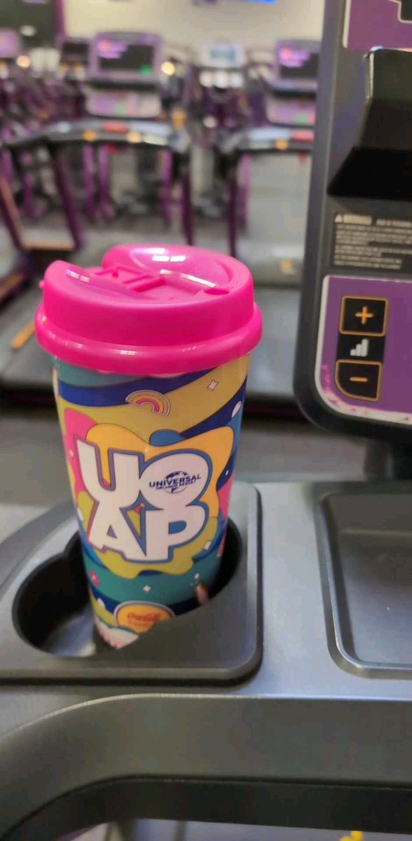 ABeardedNomad's tweet photo. When you are missing Universal you bring the passholder cup to the gym 😂

#travel #nomad #explore #adventure #universal #orlando #florida #UOAP #passholder https://t.co/JNBg4CyrBZ