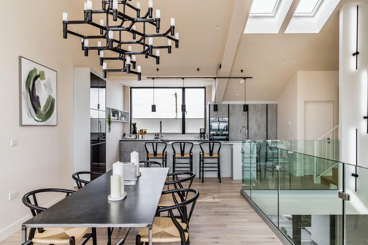 YopaProperty's tweet photo. 🌊 Coastal luxury, reimagined
This newly built, architect-designed home on Hayling Island’s seafront is the definition of elevated coastal living.
🔗 https://t.co/2fLW3cWwrL
#HotProperty #HaylingIsland #SeafrontHome https://t.co/X3SKfISnlY