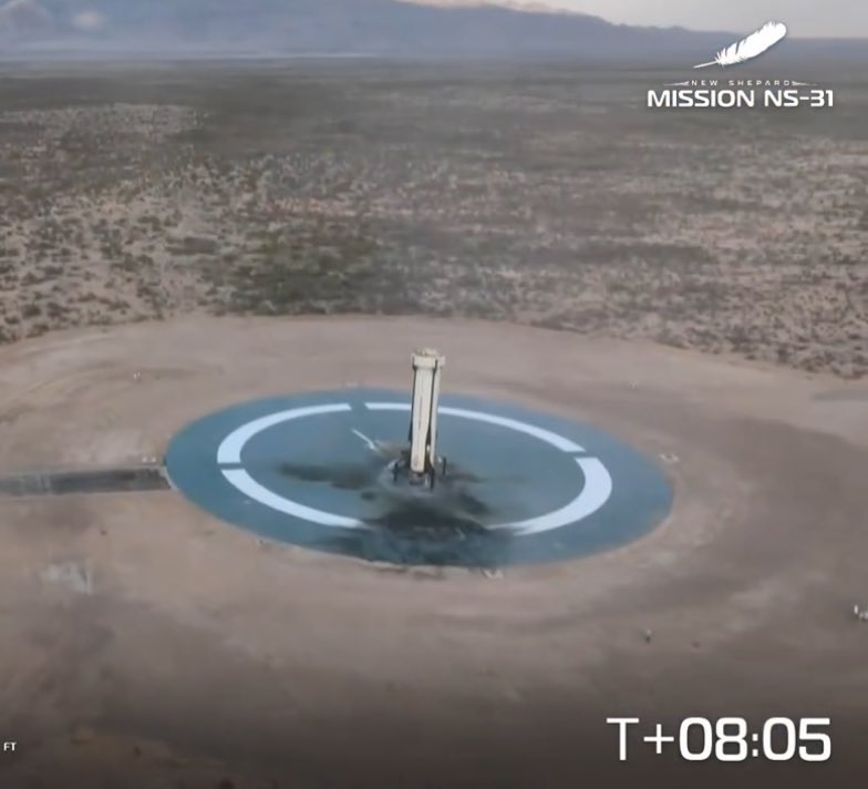 DropPopNet's tweet photo. Katy Perry has landed back on Earth after a brief trip to Space, lasting longer than Selena Gomez’s Instagram breaks. https://t.co/8NCUbnF7Gu