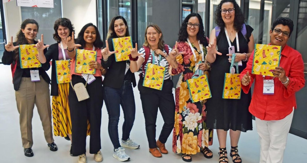 Let’s keep exploring the latest issue of the International Lichenological Newsletter and focus on the section "Lichens and Lichenologists at #IMC12". 
Read the full report at ial-lichenology.org/wp-content/upl…
#Lichenology #congress #networking #lichens
👇