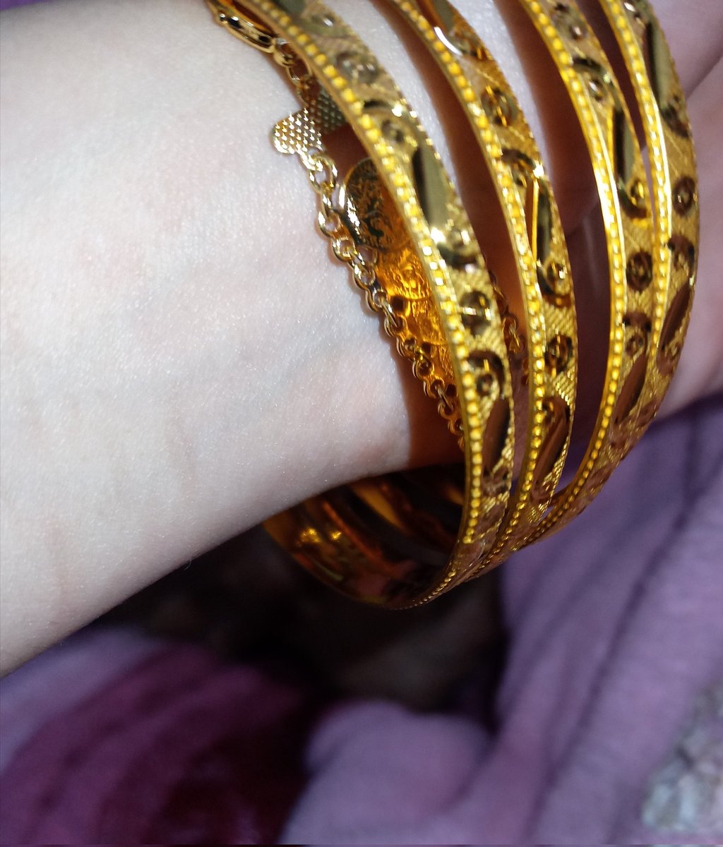 🙂 بنات اسمعوني
😚😚والله حبيت جد ما كنت احب الذهب بس جد سو كيوت 🥺🥺حبيتوا؟