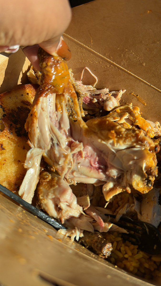 fishsaucepapi's tweet photo. @Talk2Nandos this is absolutely unacceptable!!! I threw the entire chicken away! cant take any chances! https://t.co/AsNWGc6JVI