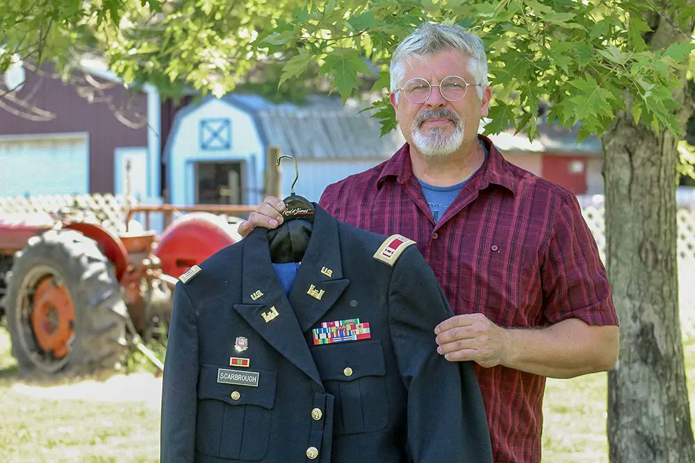 ILPartners's tweet image. “Mission first and people always” is a verse of the Cadet Creed that stuck with Tim Scarbrough throughout his 21-year military career. He now uses those words to help fuel his purpose as a farmer. Read the story:
ilfbpartners.com/farm/farmer-ve…
📸: Rhiannon Branch