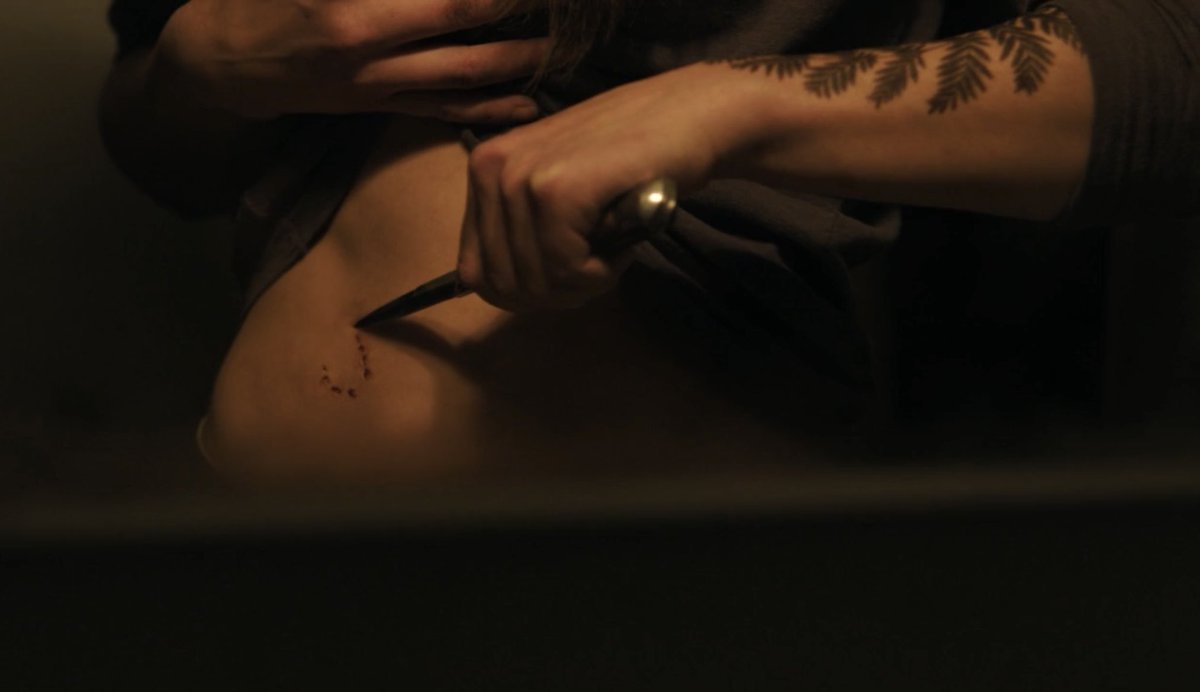 yuridomlnation's tweet photo. this scene was very important. to the plot. https://t.co/FJuacOUDXM