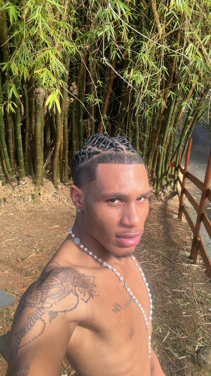 Xae✌🏽 tweet media