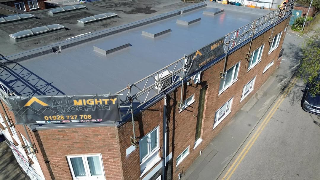 RestecRoofing's tweet photo. Check out this recent 200mยฒ project by @allmightyroofing using our BBA-Approved Platinum system๐๐
Thinking of using Platinum for an upcoming project? Find out more here๐ https://t.co/MwobX5E8gv
#restecroofingsystems #flatroofing #ukroofers https://t.co/A4c2kKOv3E