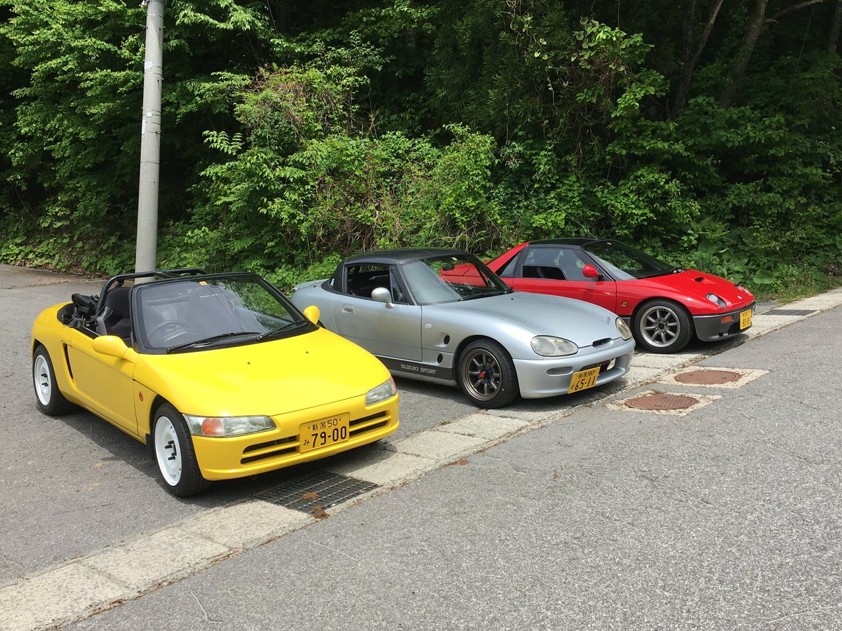 5年前まさにこの3台でツーリング行ってた笑
3台つるんで走ってる姿、すれ違う側で見てみたいな