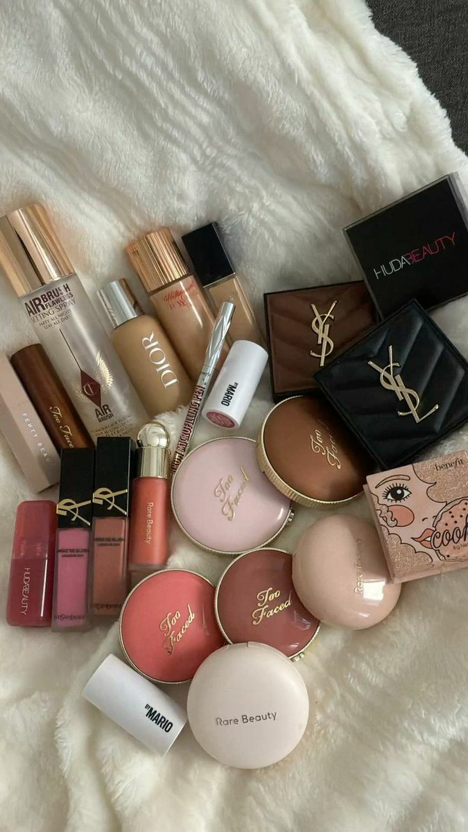 Outfit_Luxy's tweet photo. Makeup products https://t.co/w2h8IKuHSY