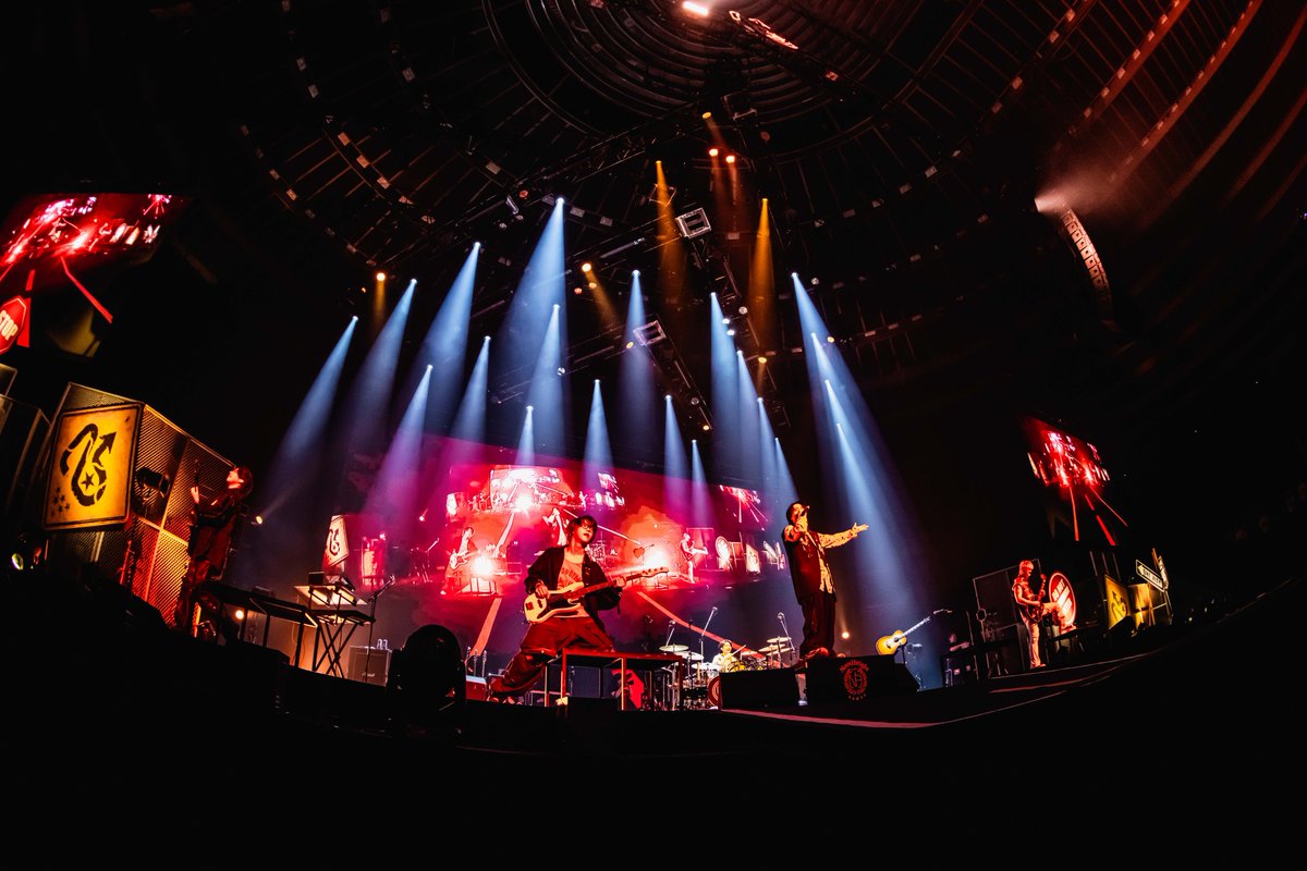 Novelbright_jp's tweet photo. 2025.04.12 at 大阪城ホール
「Novelbright ARENA TOUR 2025
〜Winding Road〜」OSAKA day1

ツアー初日ありがとうございました！！

Photo: @KeecoRoma , @macoj5 https://t.co/hyLgnfHj0I