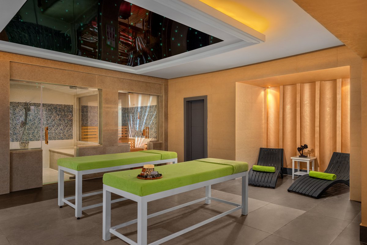 Mövenpick waterpark Resort & Spa Soma Bay tweet media